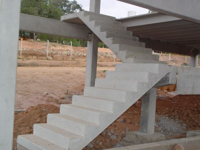 Escada - Leonardi - Construção Pré fabricada